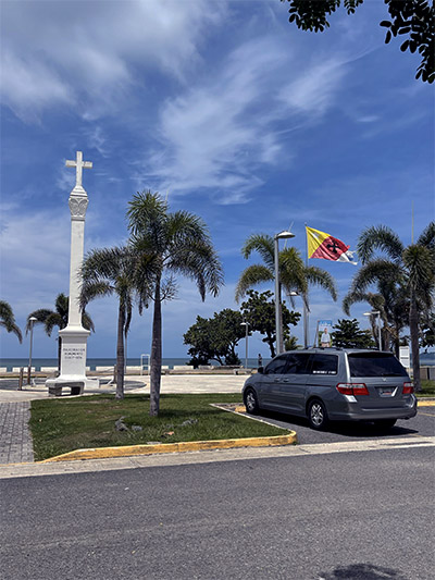Monumento al Santuario Histórico Cruz de Colón., Aguada, Puerto Rico